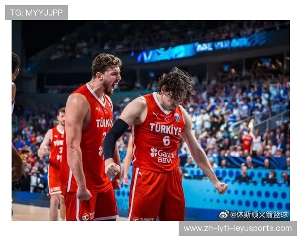 休斯顿火箭队最新球裤设计与配色方案解析